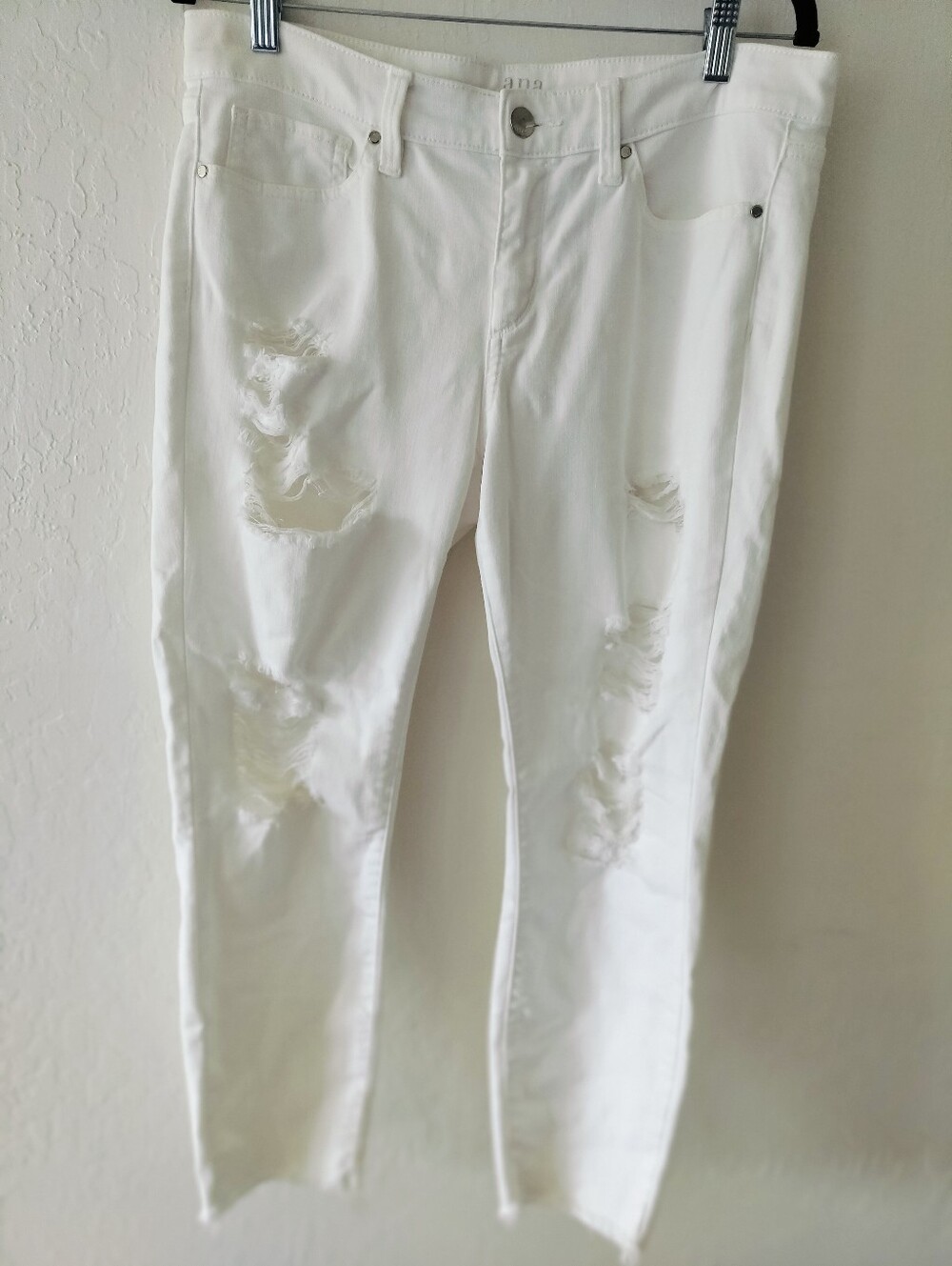 A.n.a Women's Distressed Skinny Ankle Jeans White Size 8